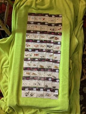 45 NEW Vintage Puttin’ On The Glitz Stones Settings and Nailheads Rhinestones